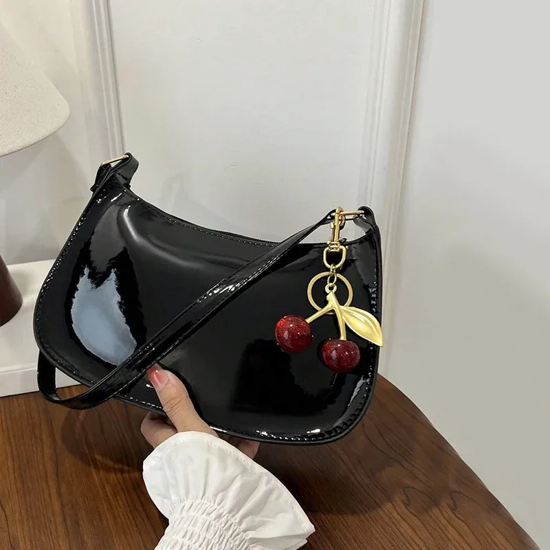 sac à bandoulière rétro vintage pour femmes, en cuir pu, sous les bras, sac à main décontracté avec pendentif cerise