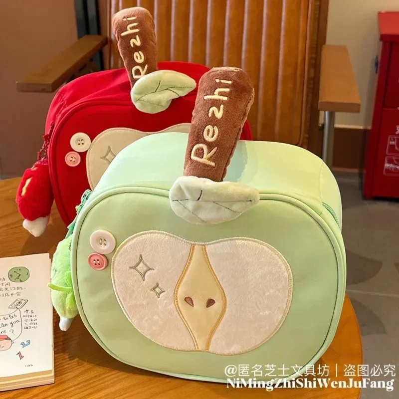 sac cosmétique en peluche rouge pomme, pochette de maquillage portable, organisateur de toilette, grande capacité, sac de voyage pour produits de soin de la peau pour femmes
