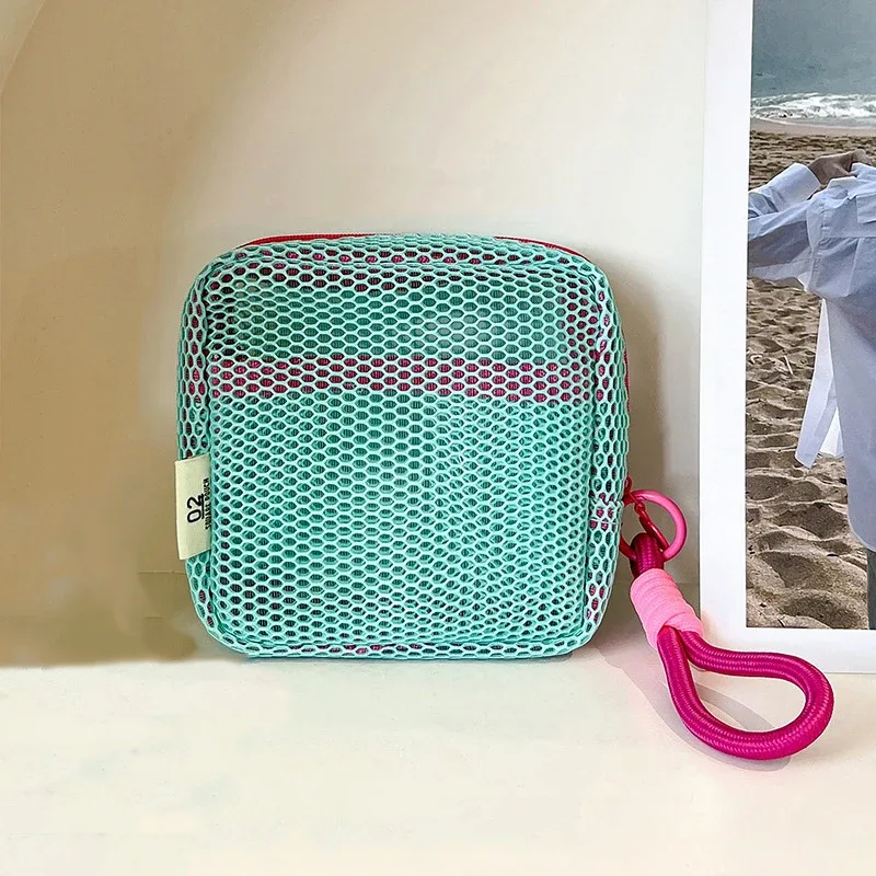 petite pochette de plage en maille transparente, trousse de toilette avec dragonne amovible, organiseur de voyage pour crème solaire, clés, câbles
