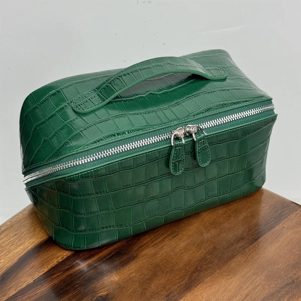 sac de maquillage en cuir véritable à motif crocodile, grande capacité, sac de rangement de voyage en cuir de vache, sac cosmétique portable avec initiales gratuites