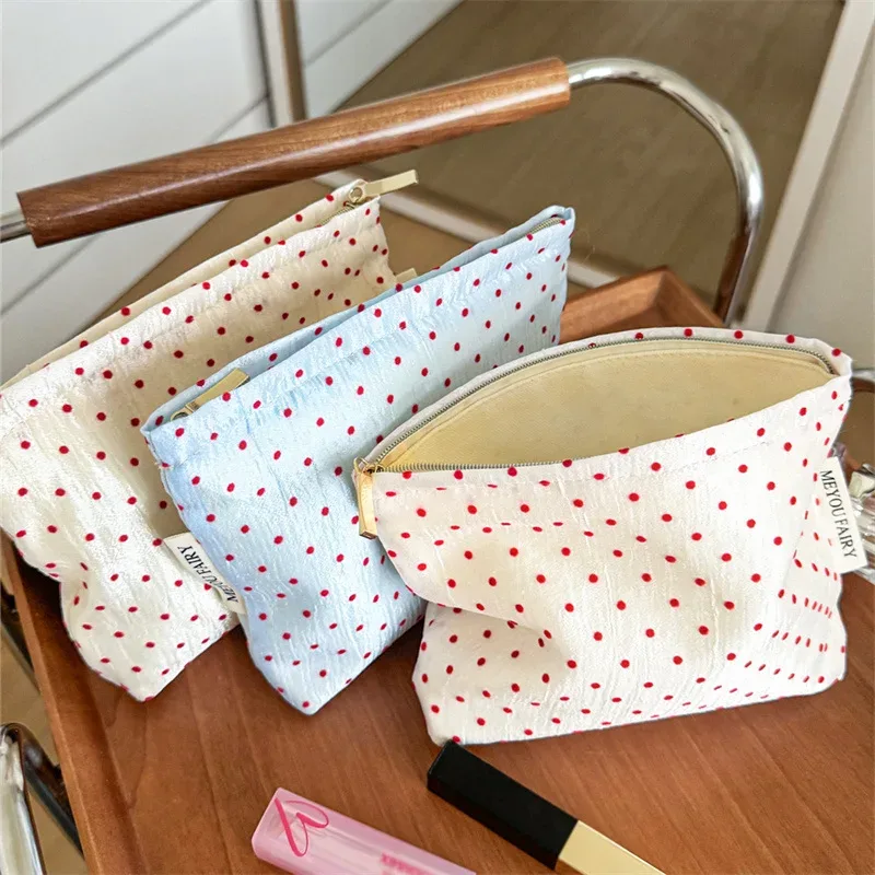 pochette cosmétique rouge à pois froncée, petite trousse de toilette en toile crème pour rouge à lèvres et articles divers, organiseur de voyage portable, cadeau pour fille