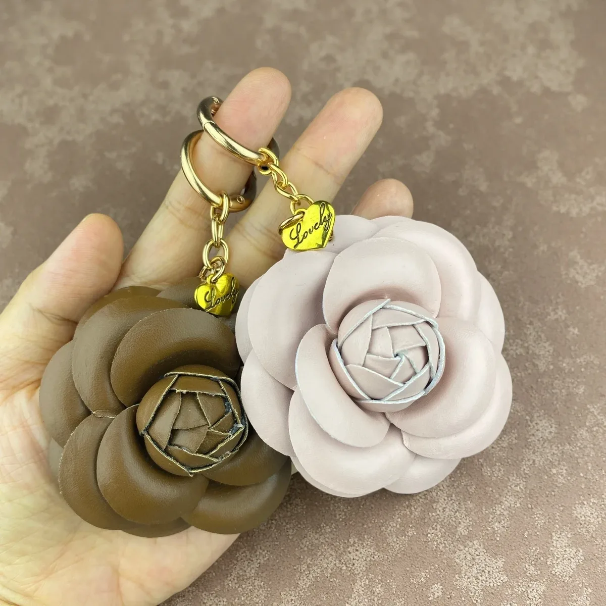porte-clés élégant en cuir pu avec camélia, pendentif floral pour sac à dos, sac à main, breloque florale, cadeau pour femme, décoration esthétique