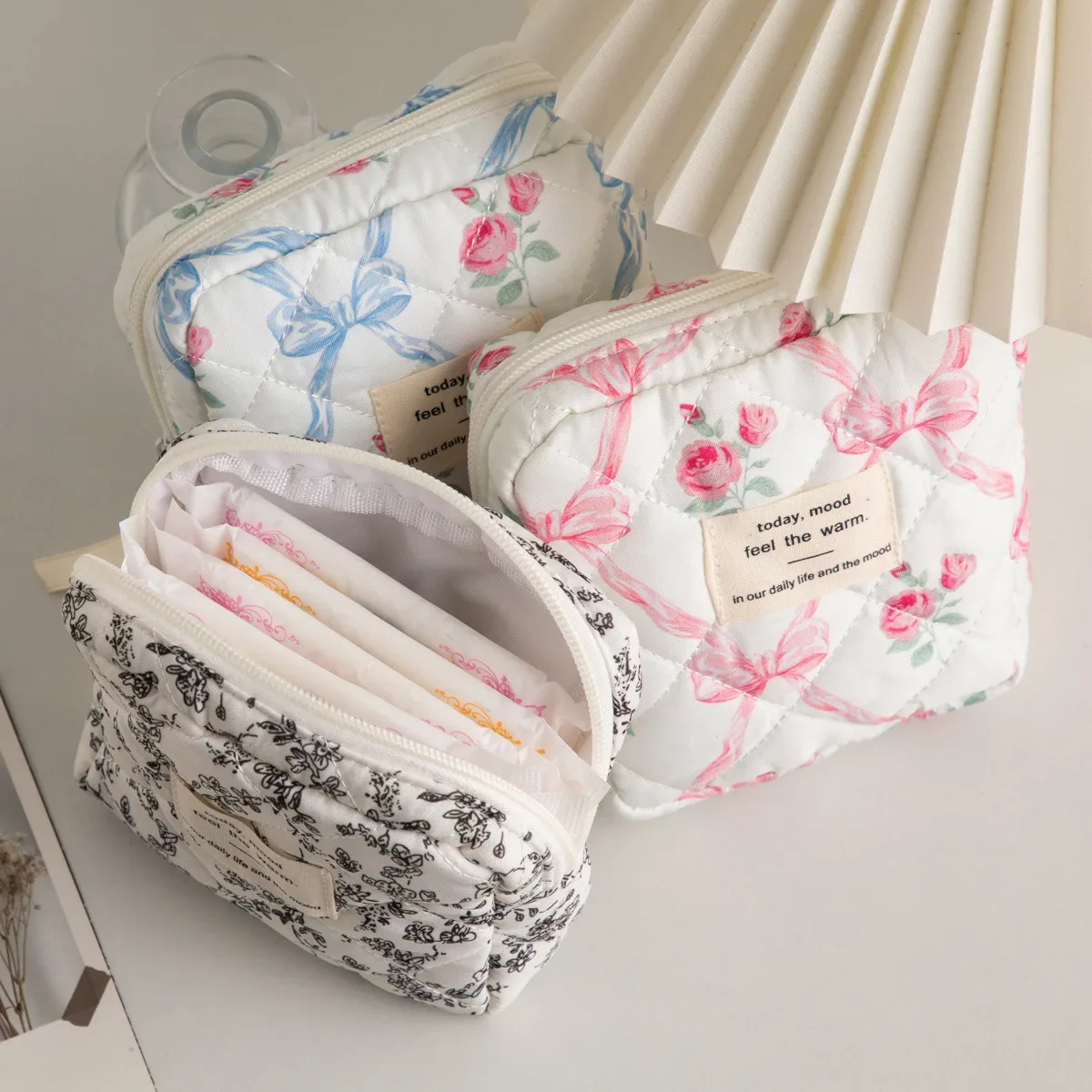 mini sac à cosmétiques carré mignon pour femmes, écouteurs portables, rouge à lèvres, serviettes hygiéniques, pochette de rangement, petits sacs de maquillage à fermeture éclair