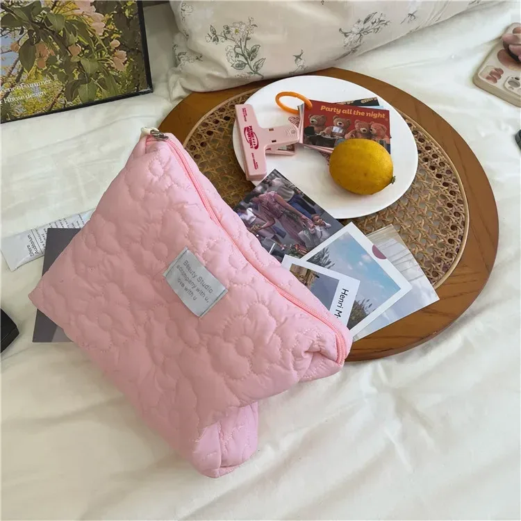 trousse polyester matelassée motif floral voyage cosmétique maquillage femme blanc jaune vert rose bleu