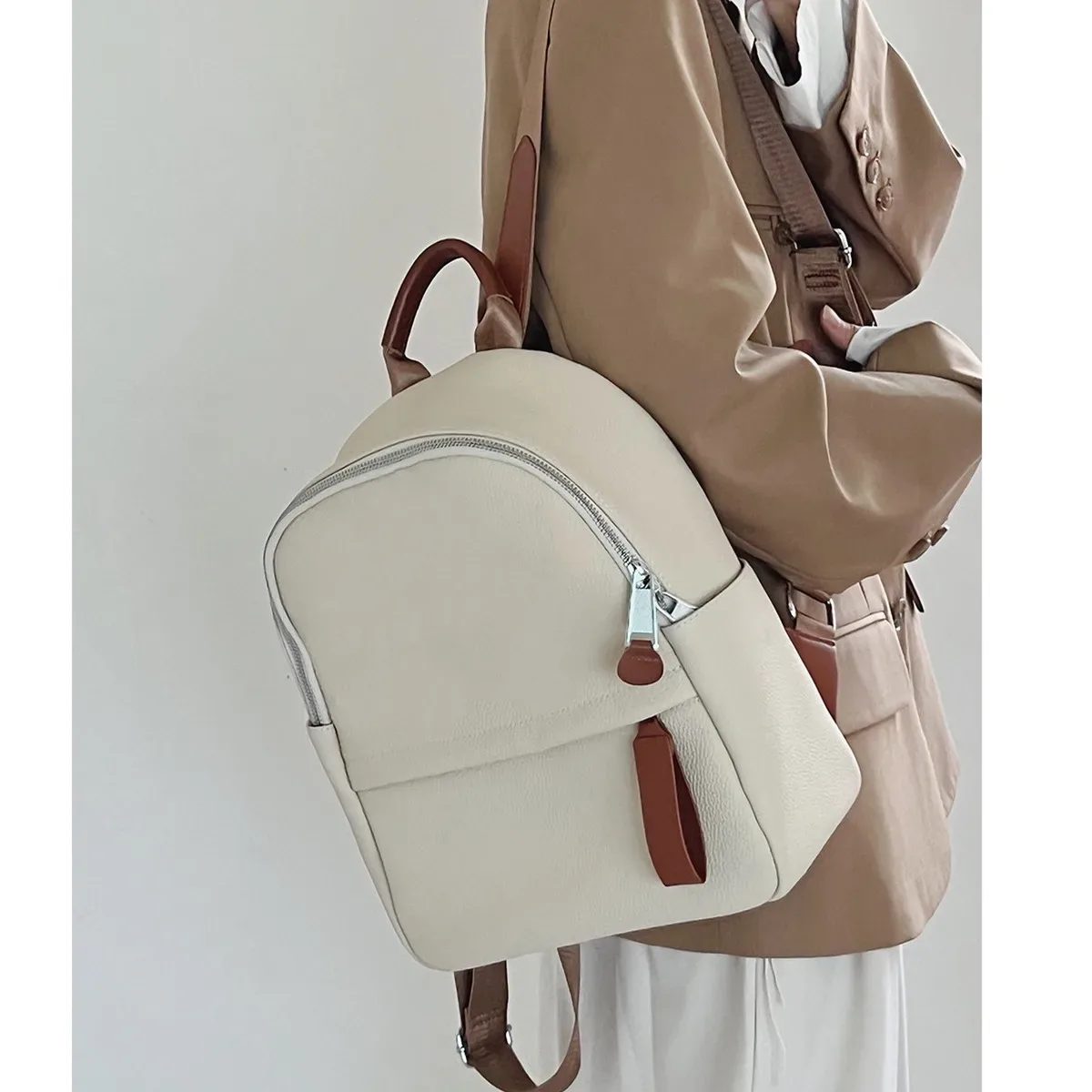 sac à dos de luxe en cuir de vache pour femmes, haut de gamme, première couche, grande capacité, assorti à tout, blanc, noir, souple, sac de voyage
