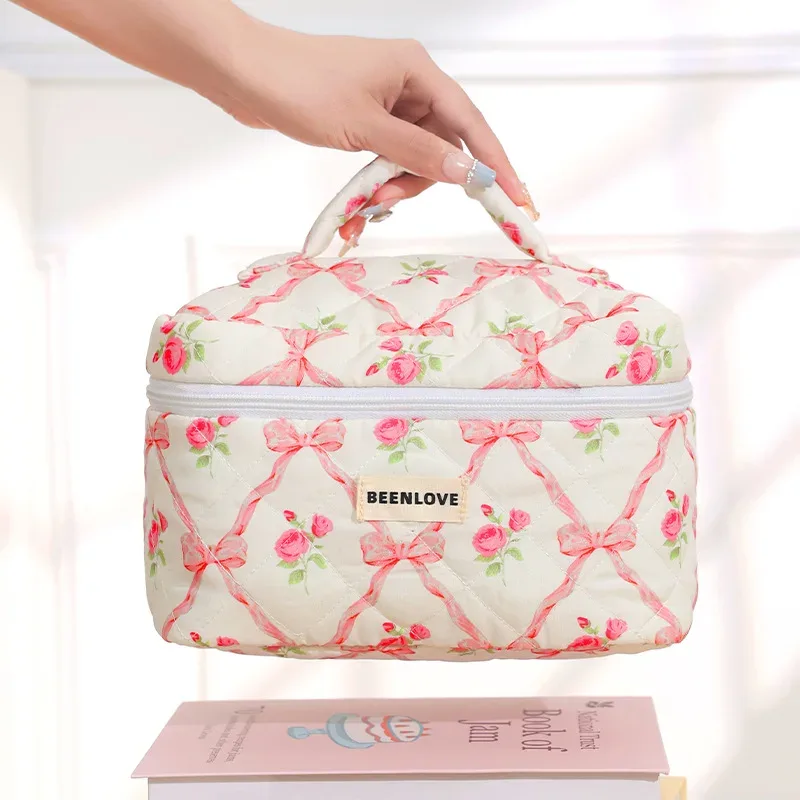 trousse de maquillage en coton matelassé avec nœud et fleur, sac cosmétique zippé pour femme, sac à main en tissu portable pour filles