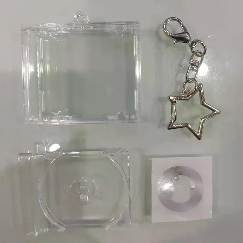 1 pièce Mini porte-clés avec fonction NFC, en forme de boîtier de CD, accessoire de sac, album commémoratif, porte-clés idole, accessoires de sac à dos DIY
