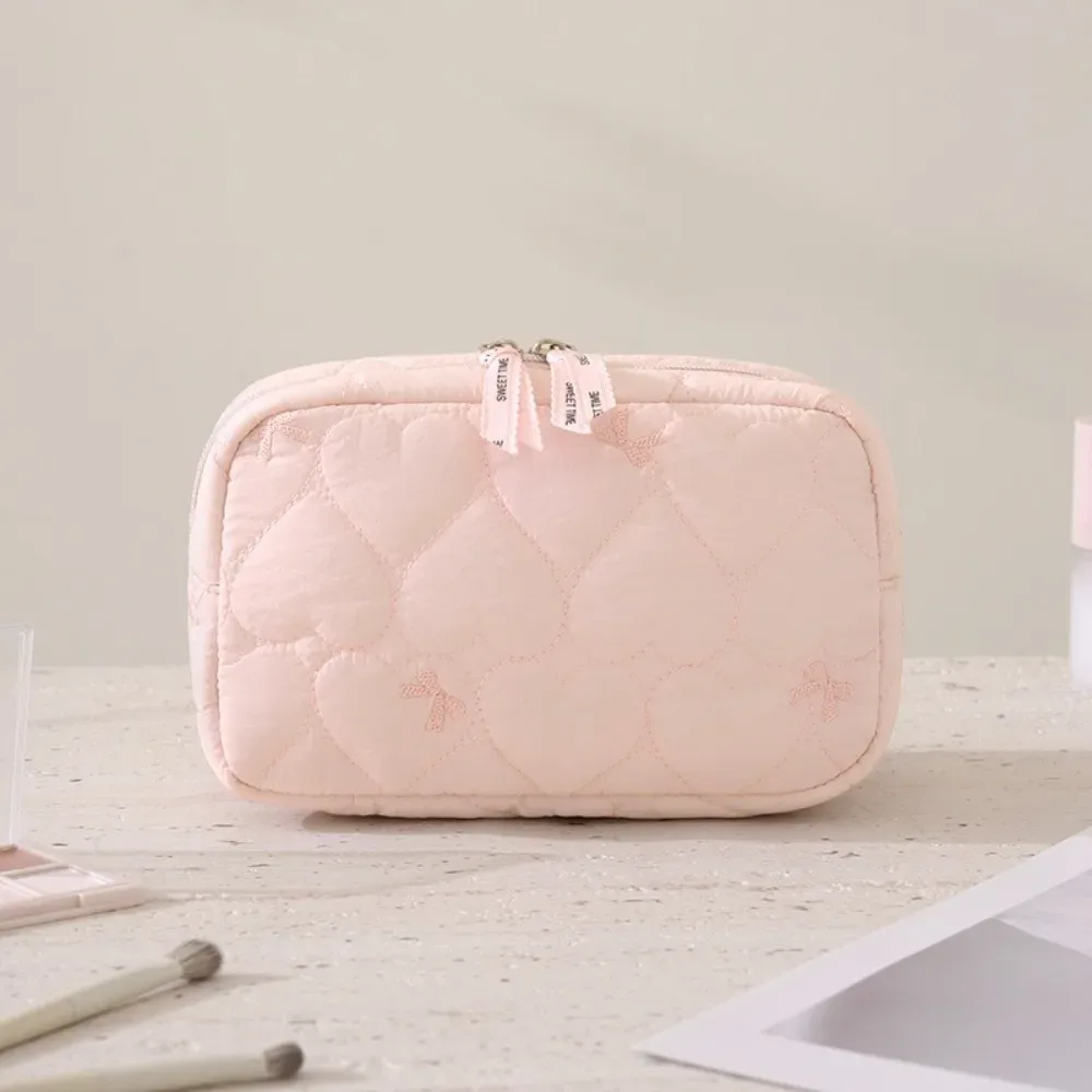 pochette de maquillage matelassée tendance, légère, avec nœud en forme de cœur, grande capacité, sac de toilette de voyage pour femmes