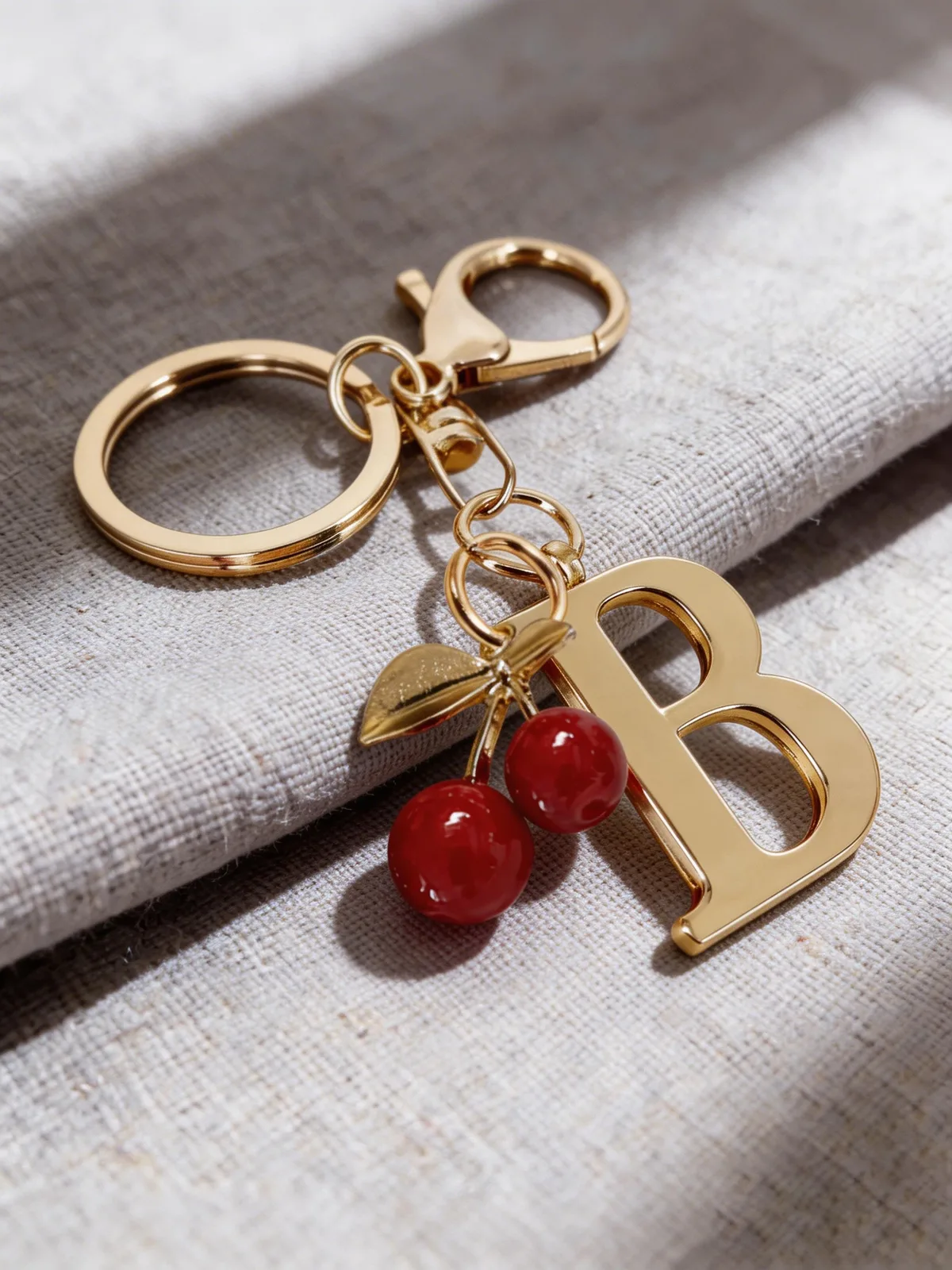 porte-clés élégant en or de qualité supérieure, pendentif 3d alphabet a-z, accessoire cœur rouge, anneau de porte-clés argenté tendance, pour sac/ordinateur portable