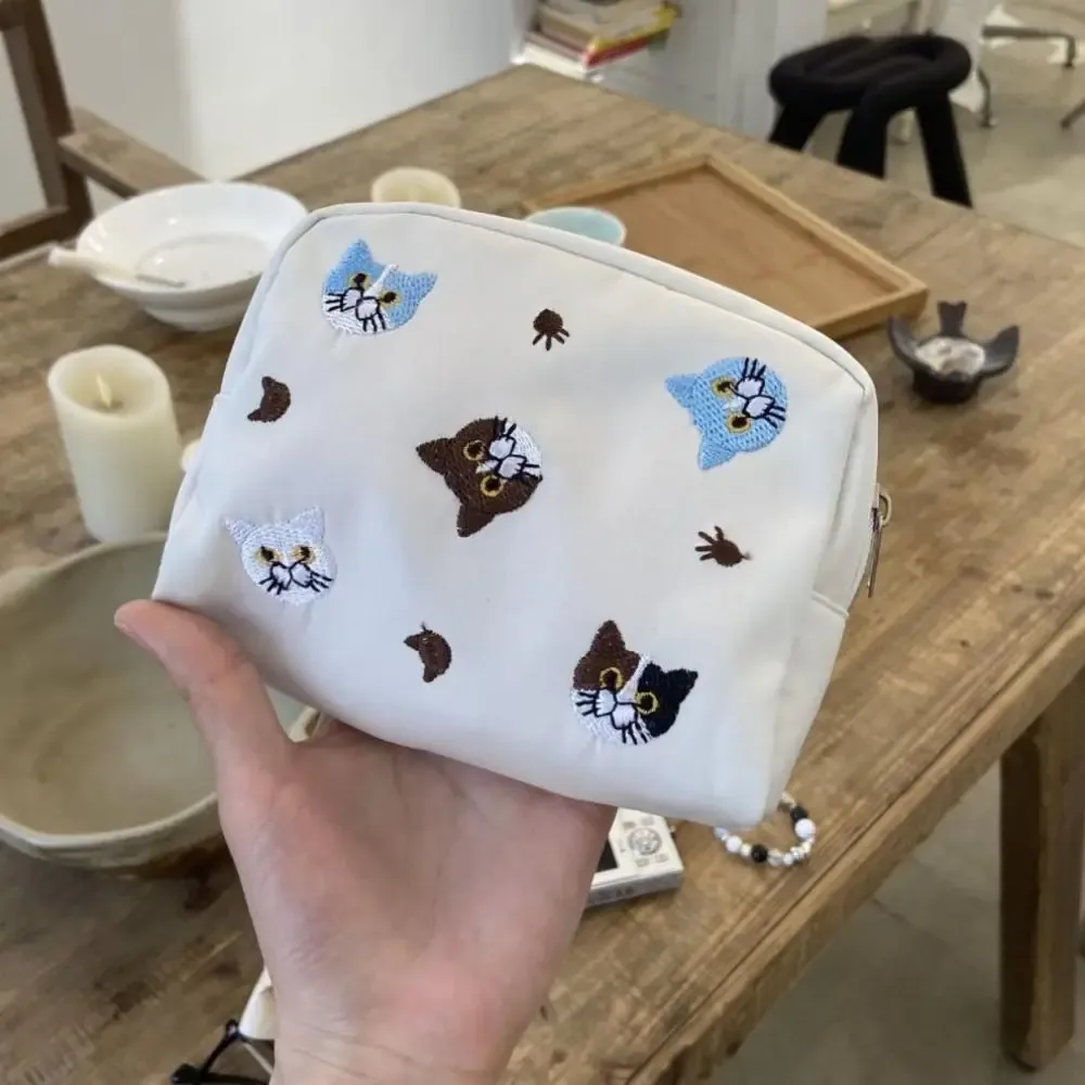 trousse de maquillage en nylon à fermeture éclair, motif chat brodé, pochette de rangement pour cosmétiques et rouges à lèvres