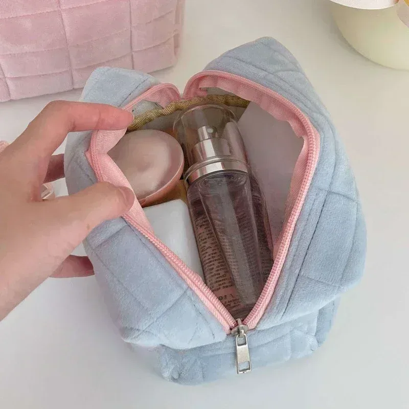 sacs de maquillage en fourrure pour femmes, sac à cosmétiques de voyage souple, étui de rangement mignon pour dames et filles, trousse de maquillage nécessaire, sacs à main solides 1 pièce