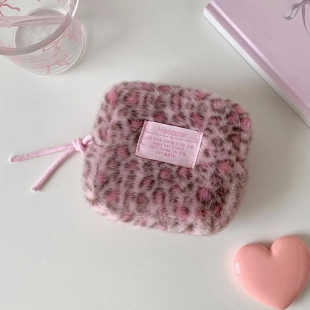 pochette cosmétique carrée en peluche à imprimé léopard, sac portable pour serviettes hygiéniques, petite trousse de maquillage, porte-monnaie à fermeture éclair pour étudiants, porte-cartes