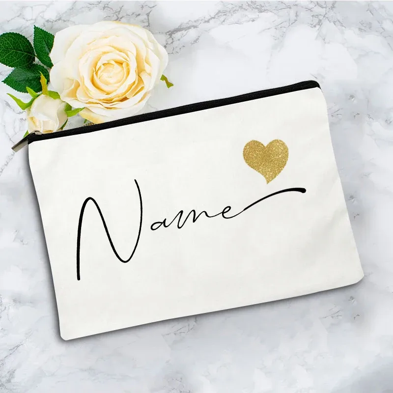trousse de maquillage personnalisée avec nom en forme de cœur, sac de rangement pour articles de toilette pour femme, trousse à cosmétiques, cadeau de fête pour enseignant