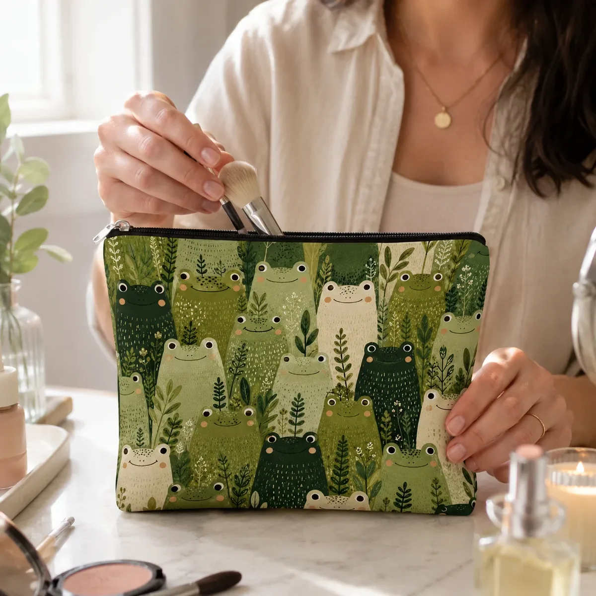 trousse de maquillage mignonne grenouille forêt, pochette de maquillage en toile imprimé famille de grenouilles botaniques vertes, sac de rangement portable pour articles de toilette de voyage