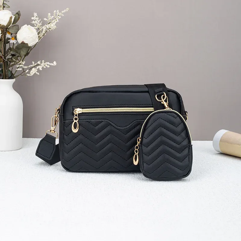 sac à bandoulière à motif matelassé pour femme, sac à bandoulière simple minimaliste décontracté avec mini argent suspendu