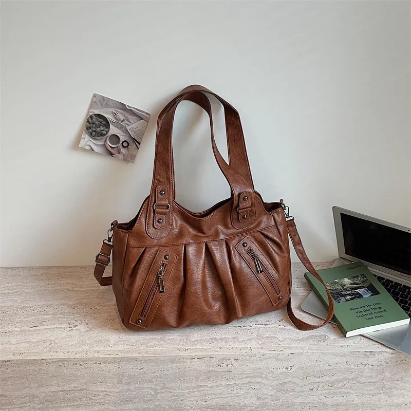 sac hobo vintage en cuir souple pour femme, grande capacité, sac fourre-tout décontracté, tendance 2026, sacs à bandoulière et sacs croisés pour le travail et les voyages