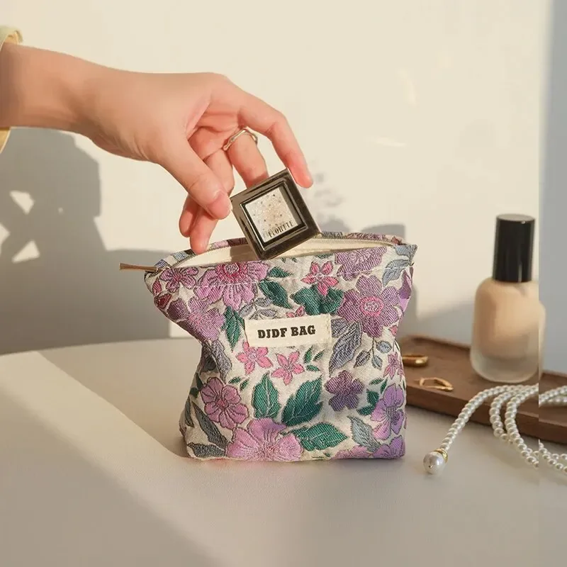 petite trousse de maquillage vintage pour femme, sac de rangement pour rouge à lèvres cosmétique, grande capacité, porte-monnaie portable, pochette commpiedmont, fleur violette