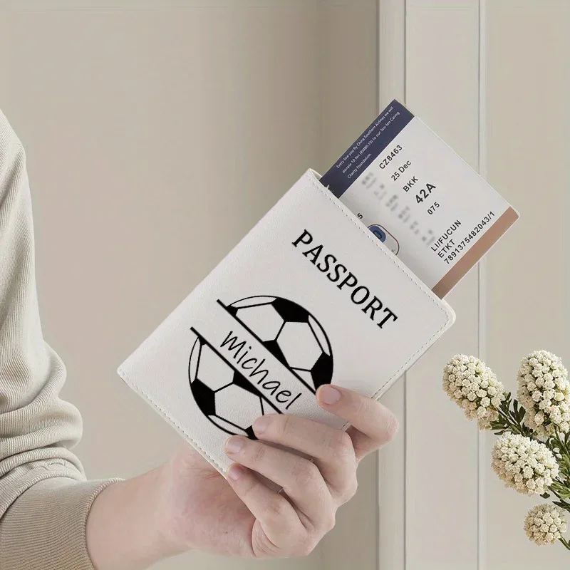 porte-passeport personnalisé avec motif de football, portefeuille de voyage avec emplacements pour cartes et porte-carte d'identité, cadeau élégant pour hommes et femmes