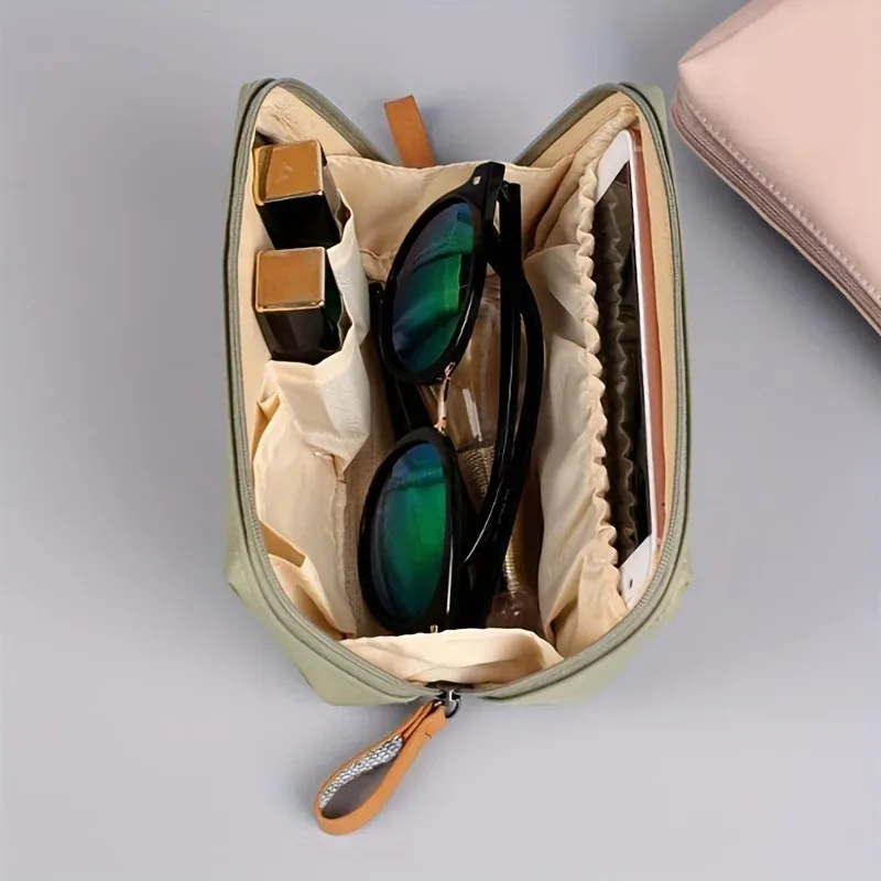 trousse de maquillage pour femmes compacte, portable et étanche, structure en polyester durable, mini trousse de maquillage inodore, 1 pièce
