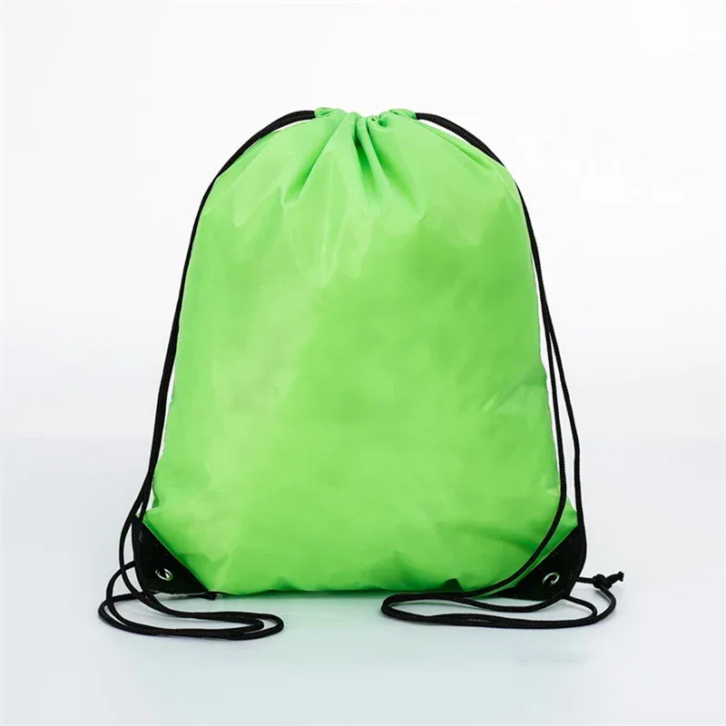 sac dos polyester vert noir jaune violet blanc bleu beige rose gris argent orange rouge petite taille ouverture haut cordonnement voyage sport école