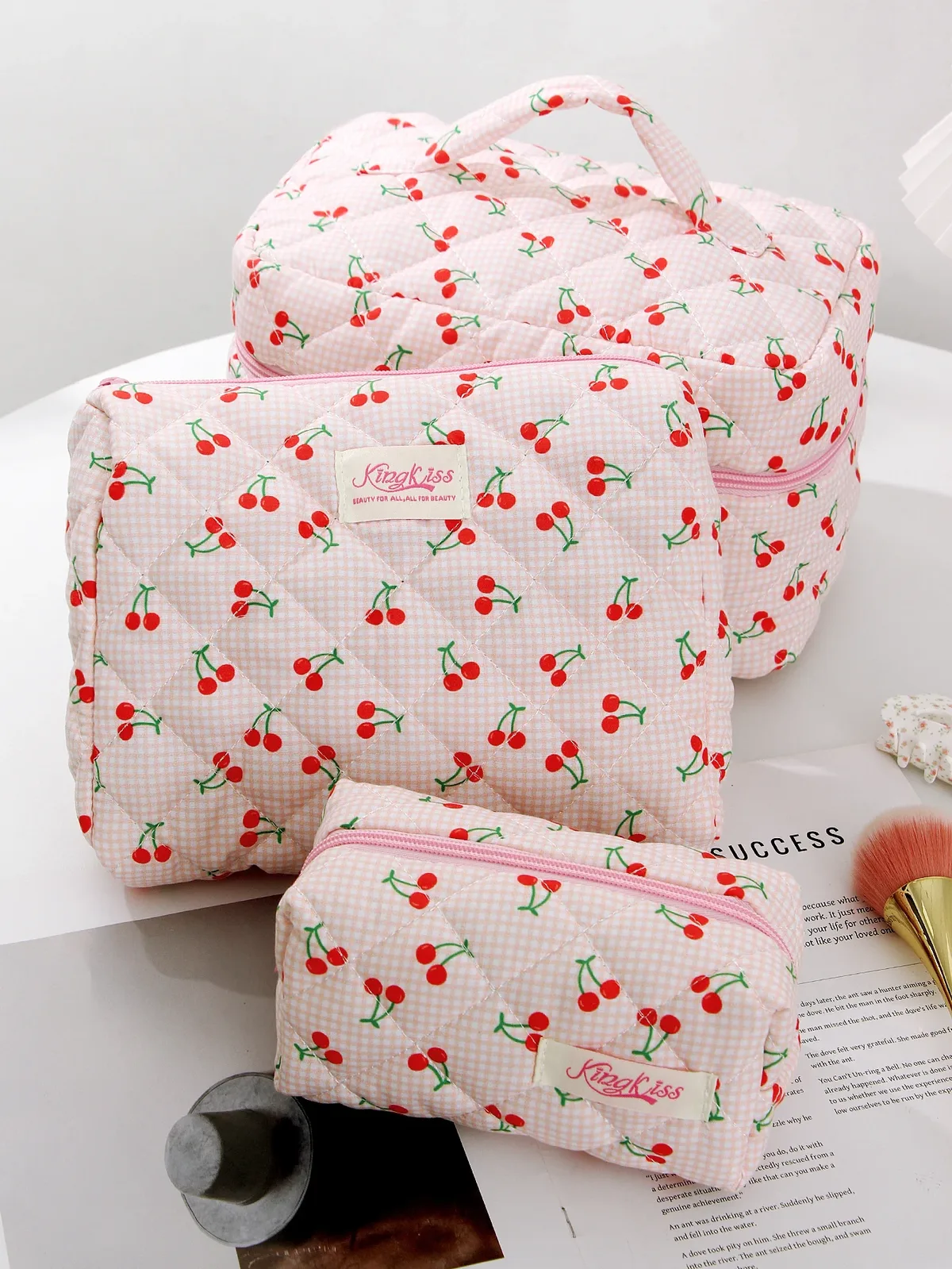 trousse de maquillage matelassée cerise à carreaux 3 pièces, trousse de maquillage portable de grande capacité, trousse de maquillage de voyage, trousse de maquillage en coton cerise