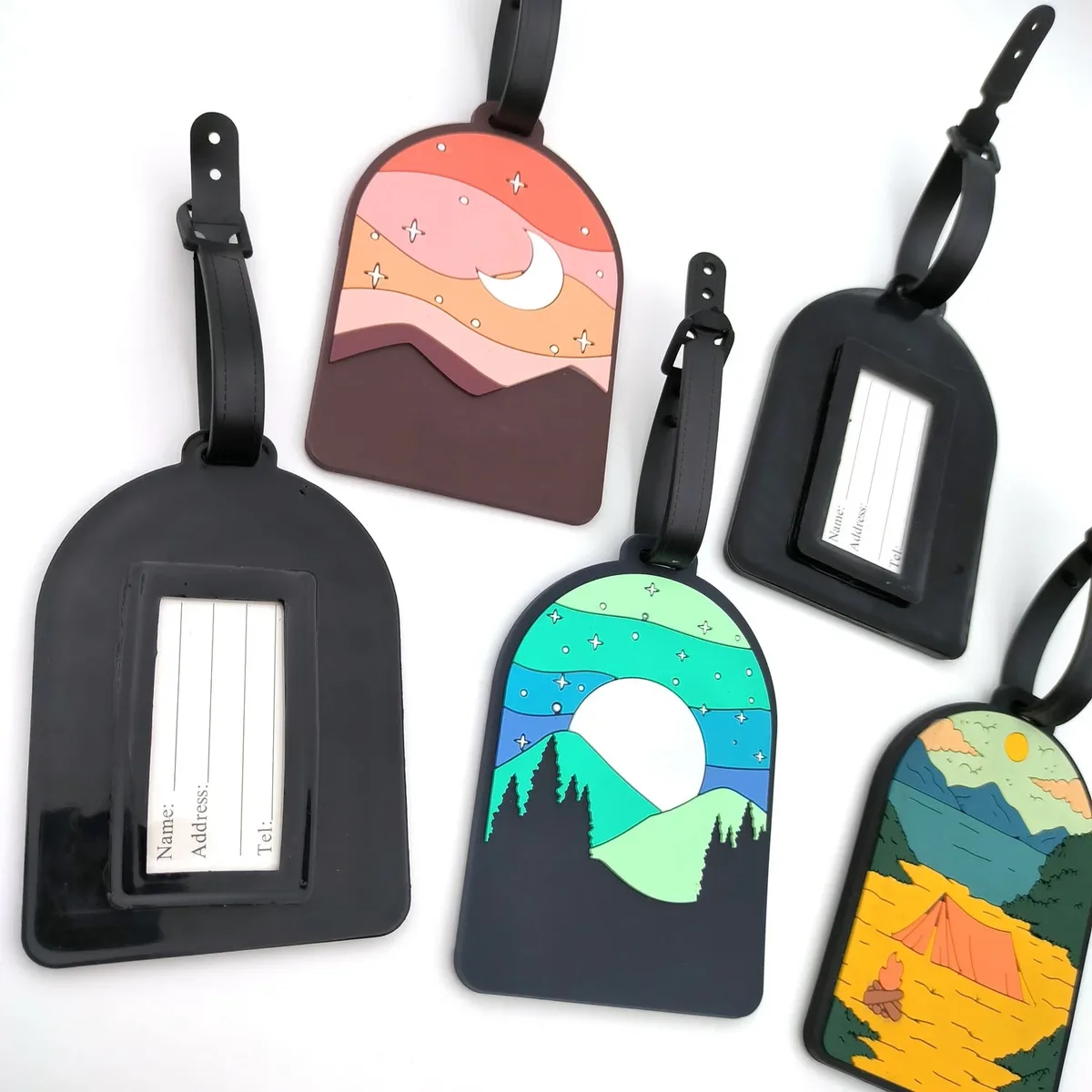 étiquette bagage pvc paysager motif nature montagnes arbres lacs cieux couleur variée voyage déplacement professionnel scolaire anti perte identification