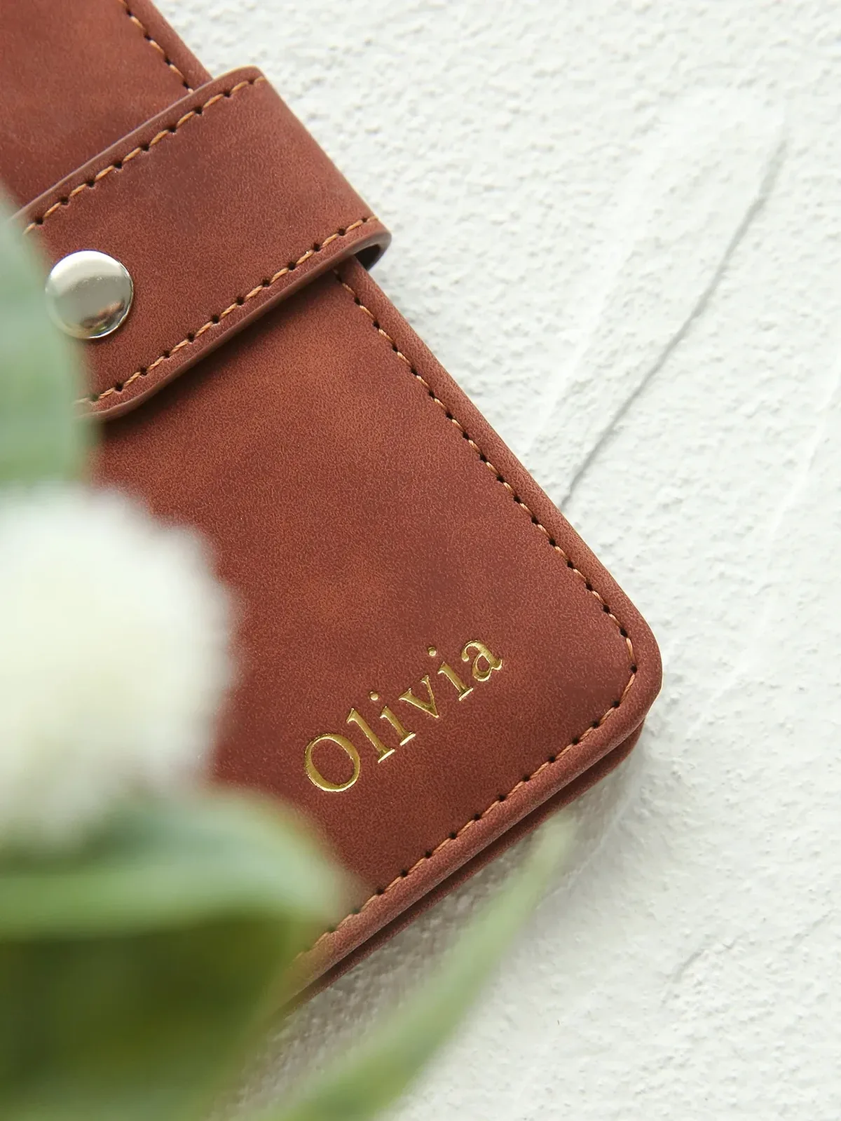 housse de passeport personnalisée avec texte doré, portefeuille chic à boucle pour homme et femme, estampage à chaud du nom, porte-passeport pour les voyages