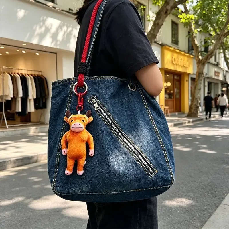 porte-clés pendentif en peluche niu lai, jouet abstrait de dessin animé pour la décoration de sacs à dos, objet de décoration de bureau anti-stress, cadeau de collection