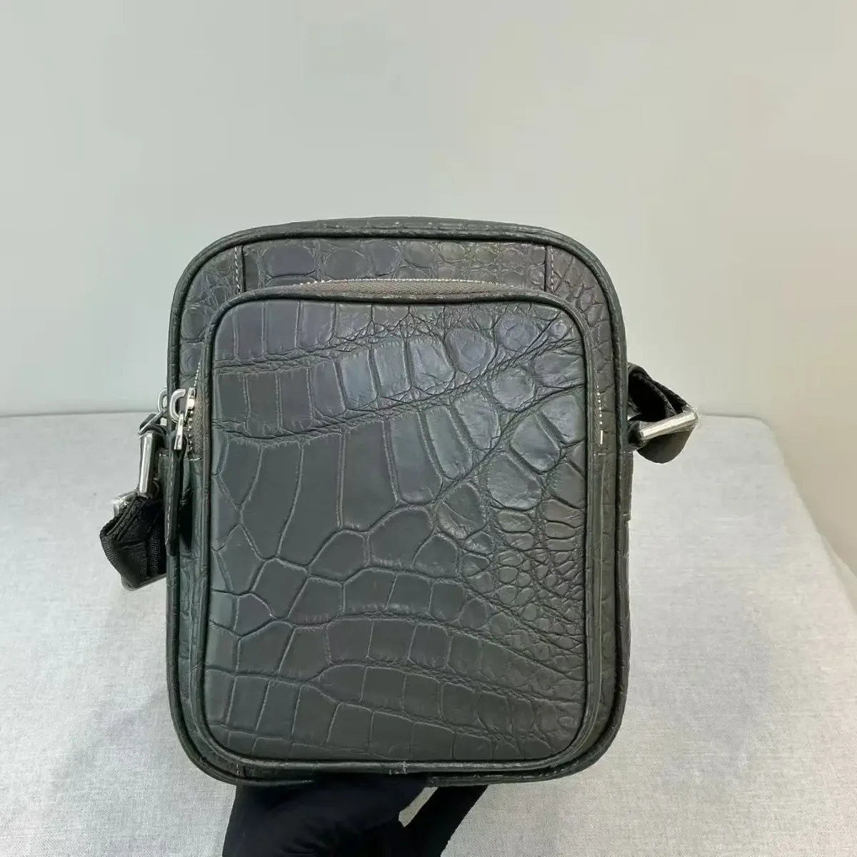 top niveau qualité véritable/réel 100% peau de crocodile hommes sac à bandoulière petite taille taille/épaule hommes sac gris noir couleur