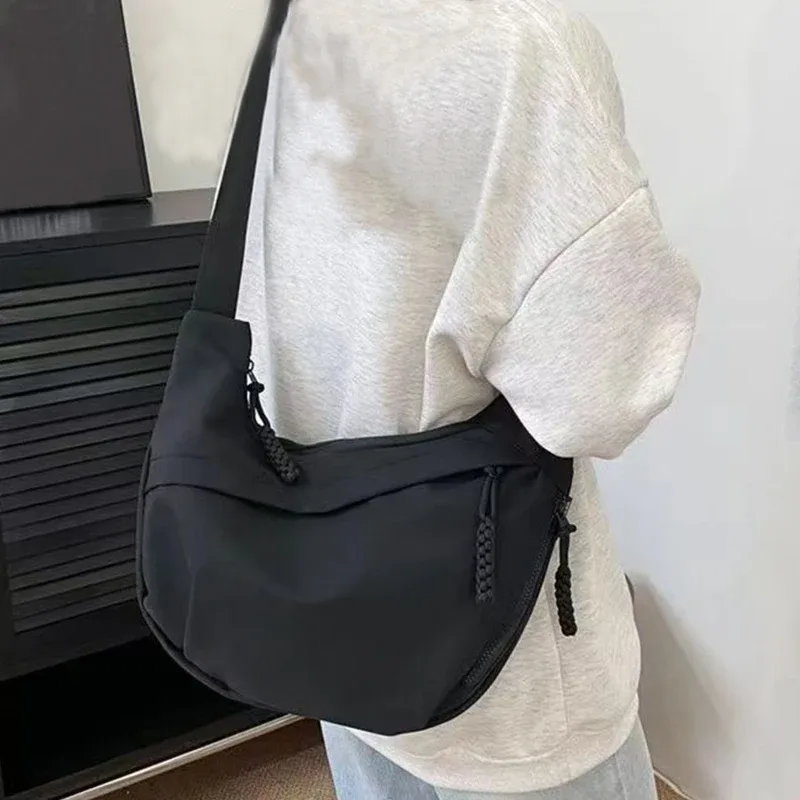 sac à bandoulière en nylon décontracté pour femme, sac hobo grande capacité avec sangle réglable, noir/blanc/kaki pour usage quotidien