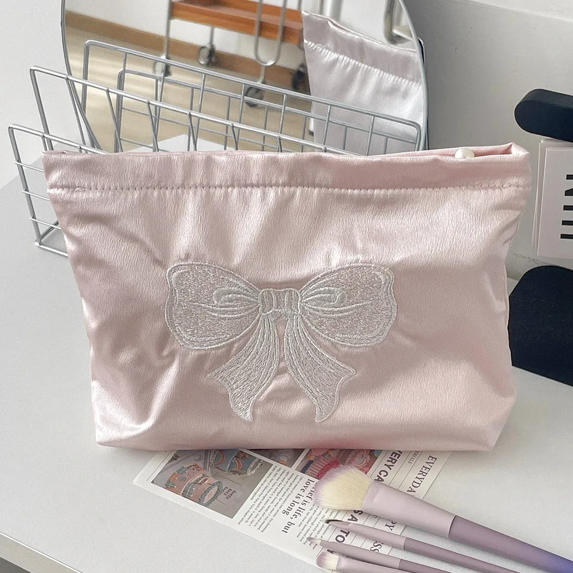 sac de maquillage rose mignon avec fermeture éclair en perles, sac de voyage pour femmes, rouges à lèvres, pochette de rangement de toilette, sac à main de luxe pour dames, sac de rangement de maquillage