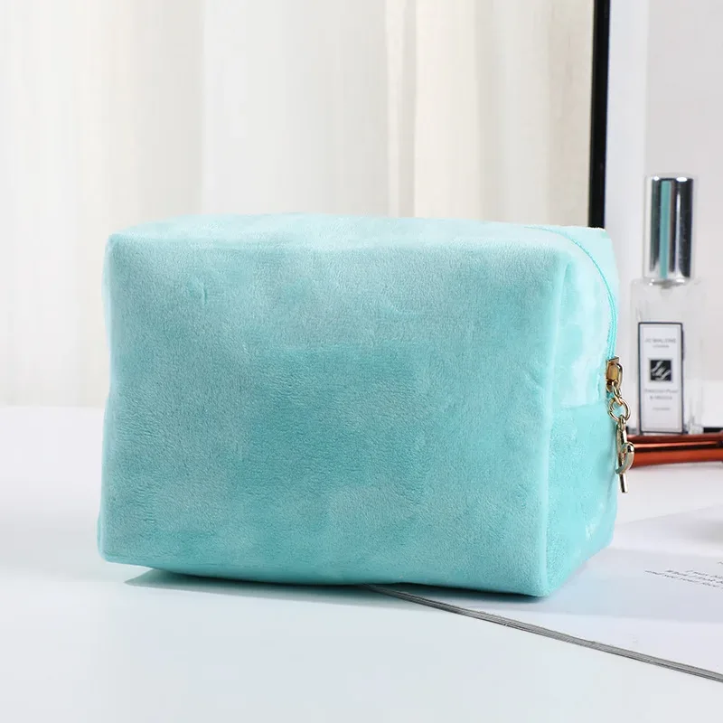 trousse de maquillage de demoiselle d'honneur brodée personnalisée, sac de rangement en velours personnalisé, cadeau d'anniversaire de mariage, trousse de toilette de voyage avec logo personnalisé