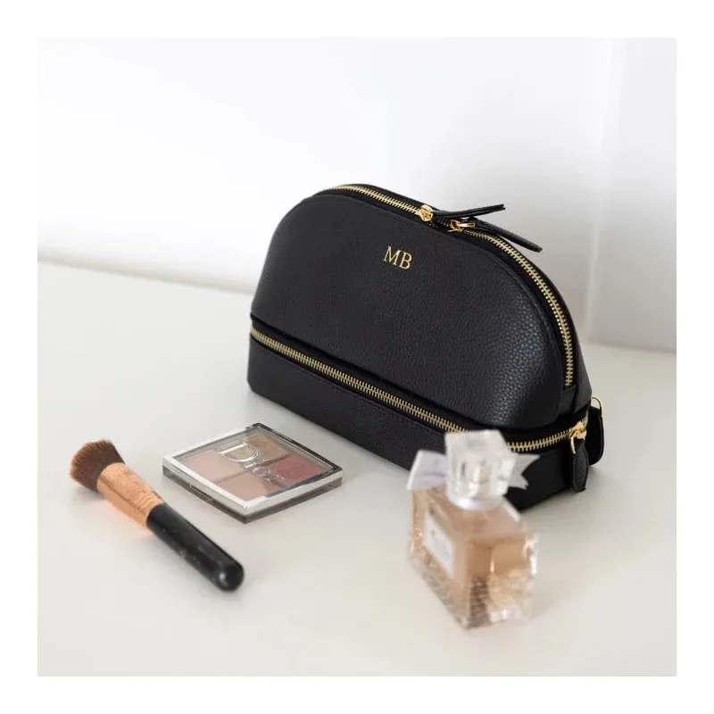 trousse cosmétiques cuir grainé noire zip doré lettres mb voyage maquillage bijoux transport demi professionnelle usage journalier