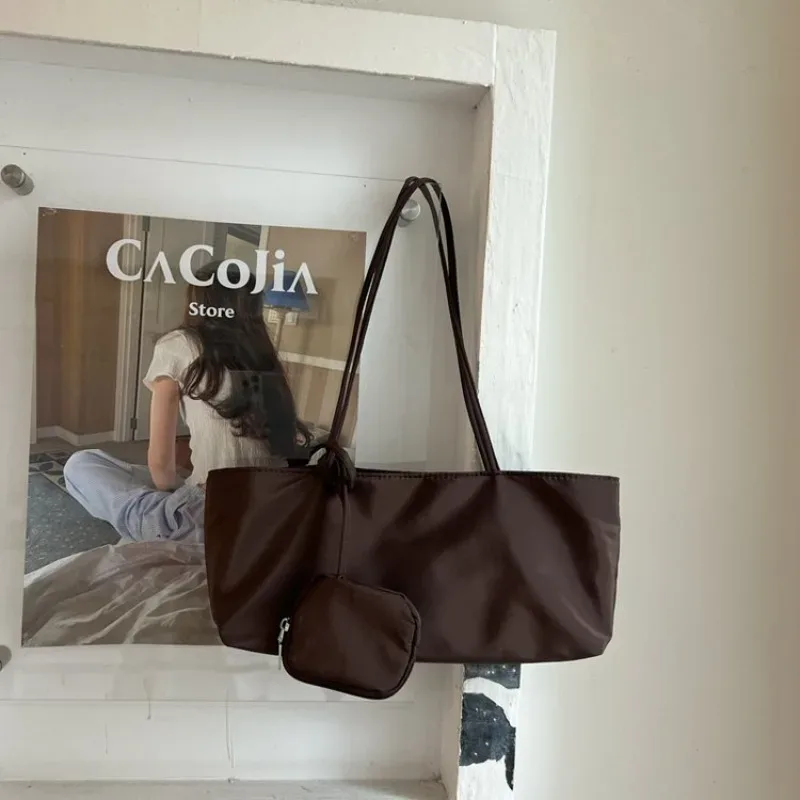 sac fourre-tout pour femme ceekay en cuir pu souple foncé, grand sac à bandoulière avec détail cordon de serrage et mini pochette, style décontracté quotidien pour les trajets