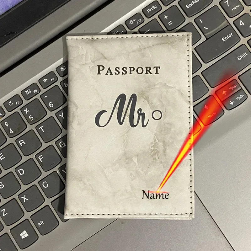 porte-passeport mr / mrs avec gravure au laser, portefeuille de voyage, étui en marbre pour passeport, couverture de passeport avec noms personnels