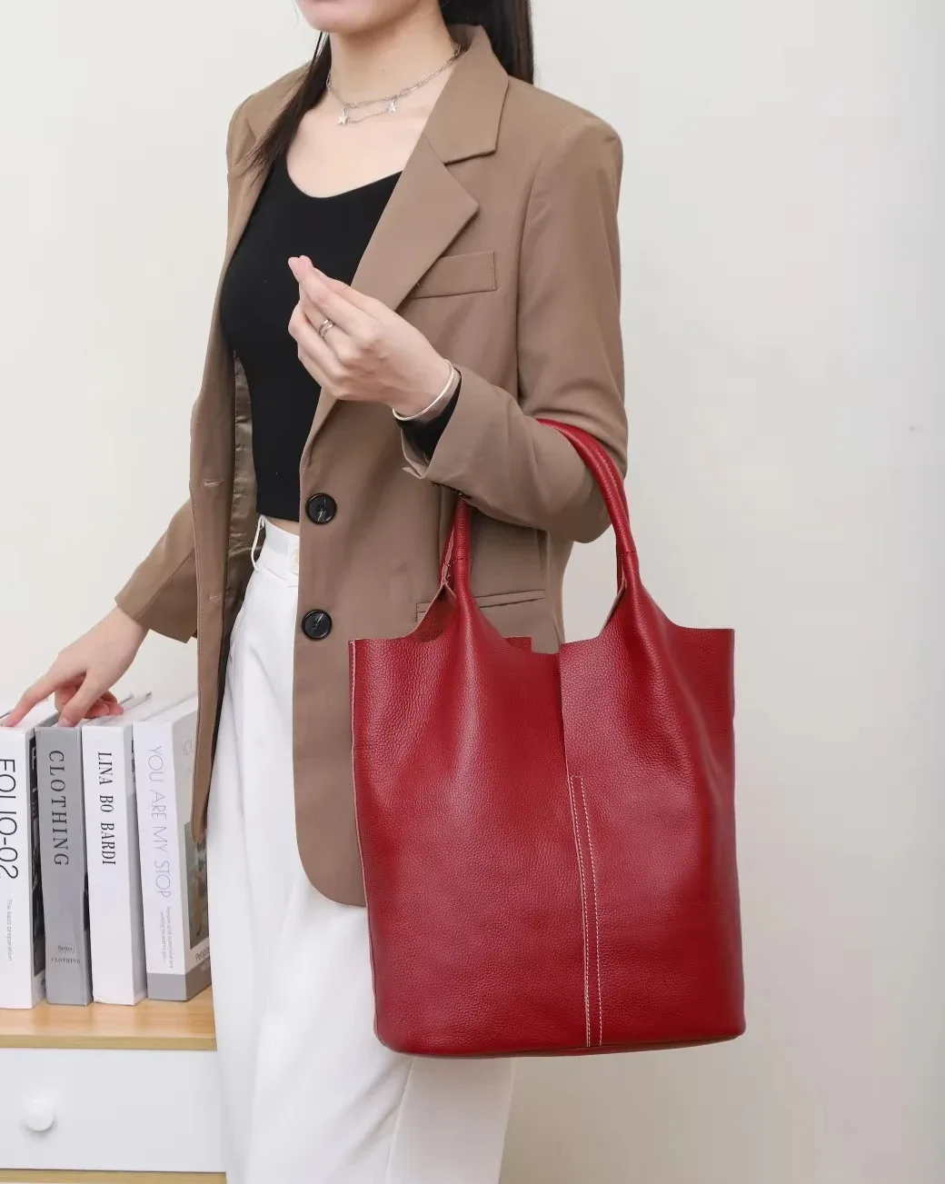 sac à main en cuir véritable pour femmes, fourre-tout de banlieue en cuir de vache souple, fourre-tout à bandoulière, grand sac seau de luxe de styliste