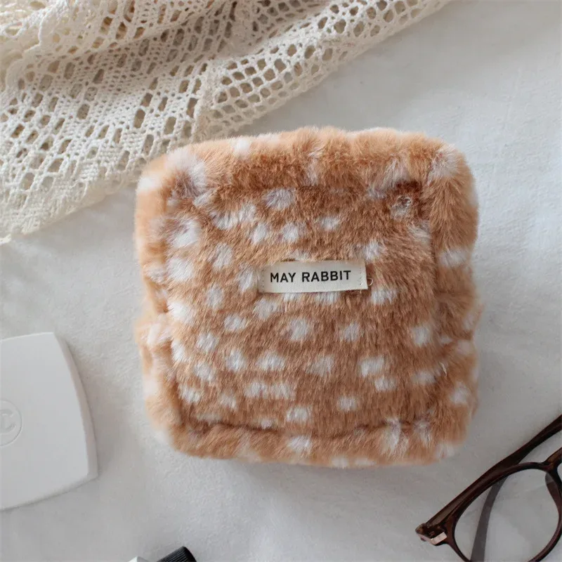 petite trousse de maquillage de grande capacité, organiseur de voyage, porte-monnaie en peluche à motif cerf, étui à rouge à lèvres, trousse à crayons, pochette pour serviettes hygiéniques