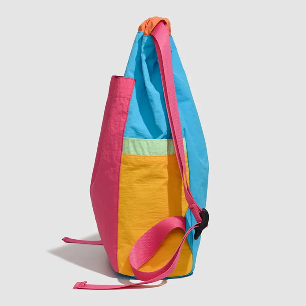 sac à dos de sport multi-tons en patchwork avec cordon de serrage, sac à dos spacieux en nylon, sac durable pour l'entraînement de tennis, la randonnée et les voyages de week-end