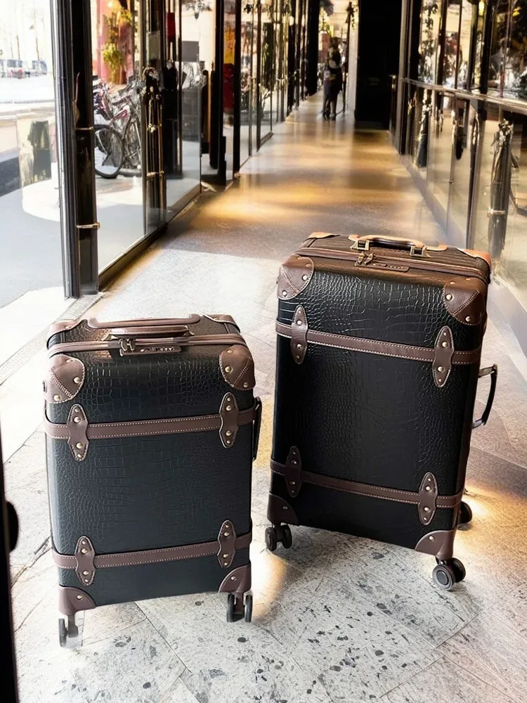 valise bagage roulante marron crocodile cuir plastique roulettes poignée supérieure grande capacité voyage affaires