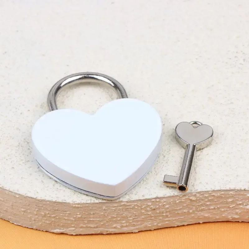 cadenas serrure tsa métal forme coeur couleurs vives marron dore rose rouge argent orange blanc usage voyage décoration objets personnels sécurité antivol