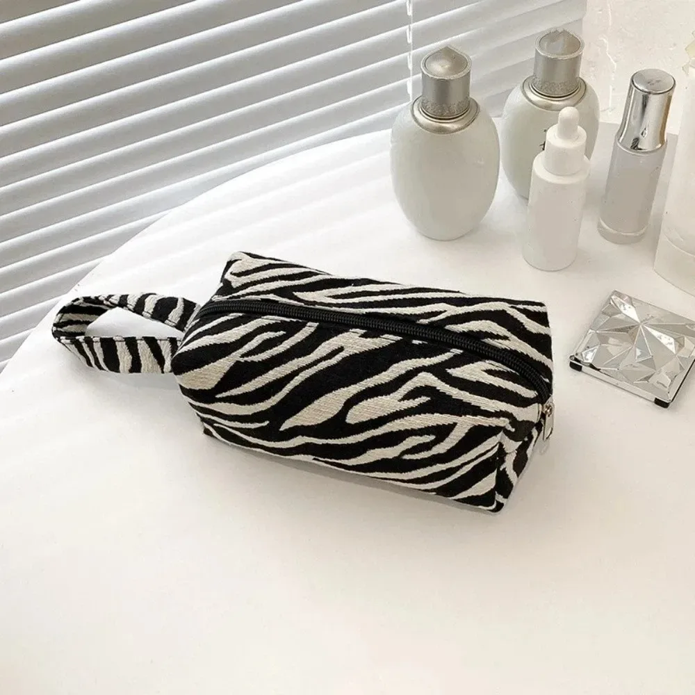 sacs à maquillage portables à imprimé léopard, grande capacité avec poignée, sac à stylos, fermeture éclair, sac de rangement, sac à main de voyage