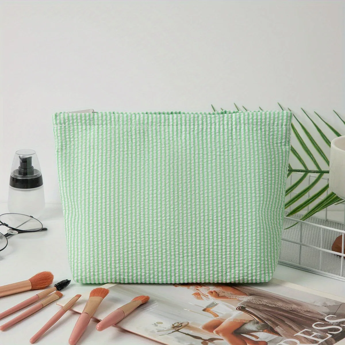 sac de maquillage à rayures avec nom brodé, sac de lavage de grande capacité, sac de rangement approprié pour la beauté et les petits articles quotidiens, cadeaux parfaits