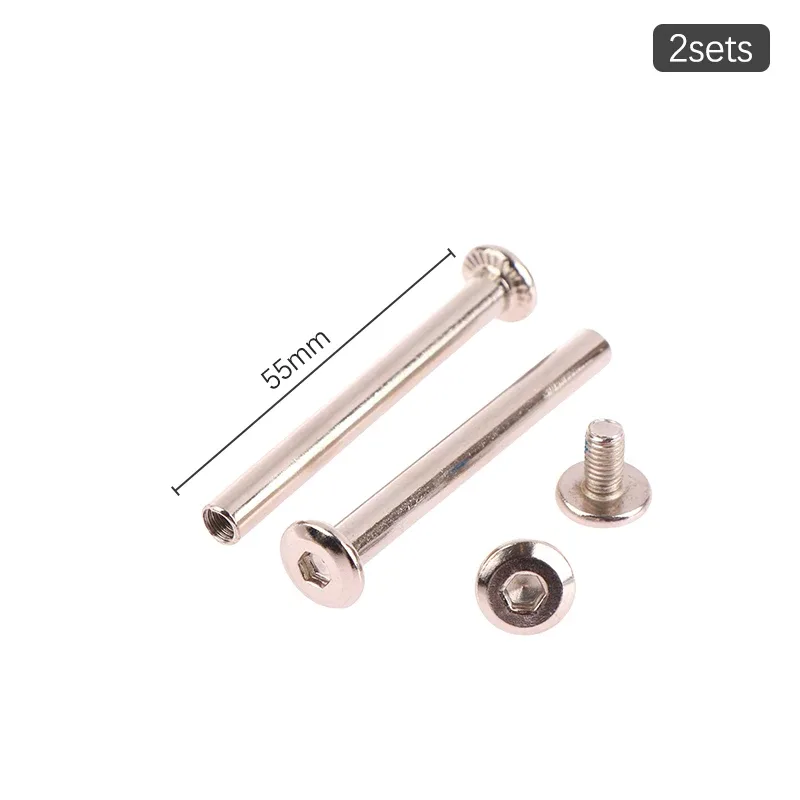 vis fixation roues métal argent visserie accessoires bagages remplacement usure travail manoeuvre montage objet voyage maintenance