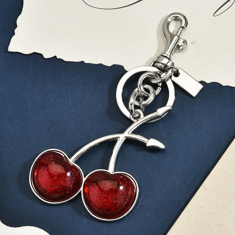 porte-clés cerise en résine rouge pailletée, breloque de sac personnalisable avec étiquette argentée, pendentif de sac à main esthétique y2k pour femmes, décorations de sac à dos