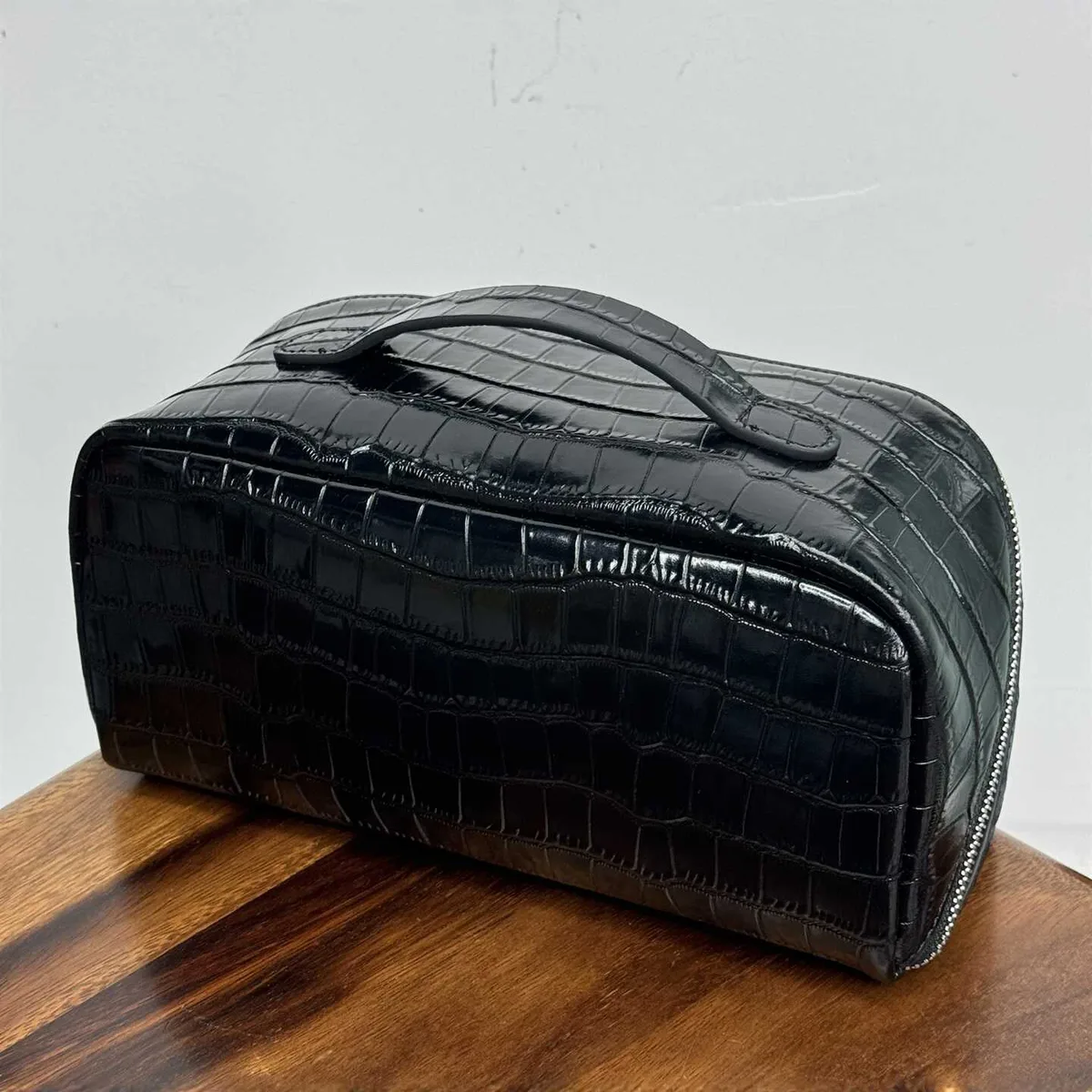 sac de maquillage en cuir véritable à motif crocodile, grande capacité, sac de rangement de voyage en cuir de vache, sac cosmétique portable avec initiales gratuites