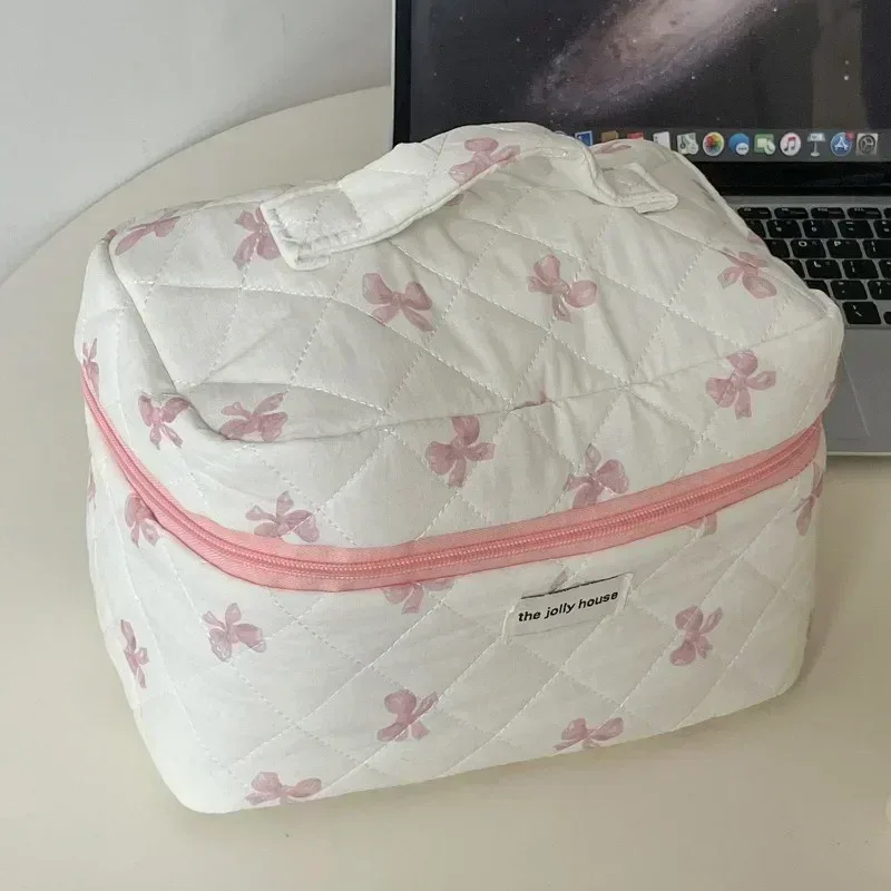 sac à cosmétiques matelassé ours rose pour femmes, joli organisateur de voyage de maquillage à fermeture éclair, sac à main féminin, pochette de toilette pour filles, 2024