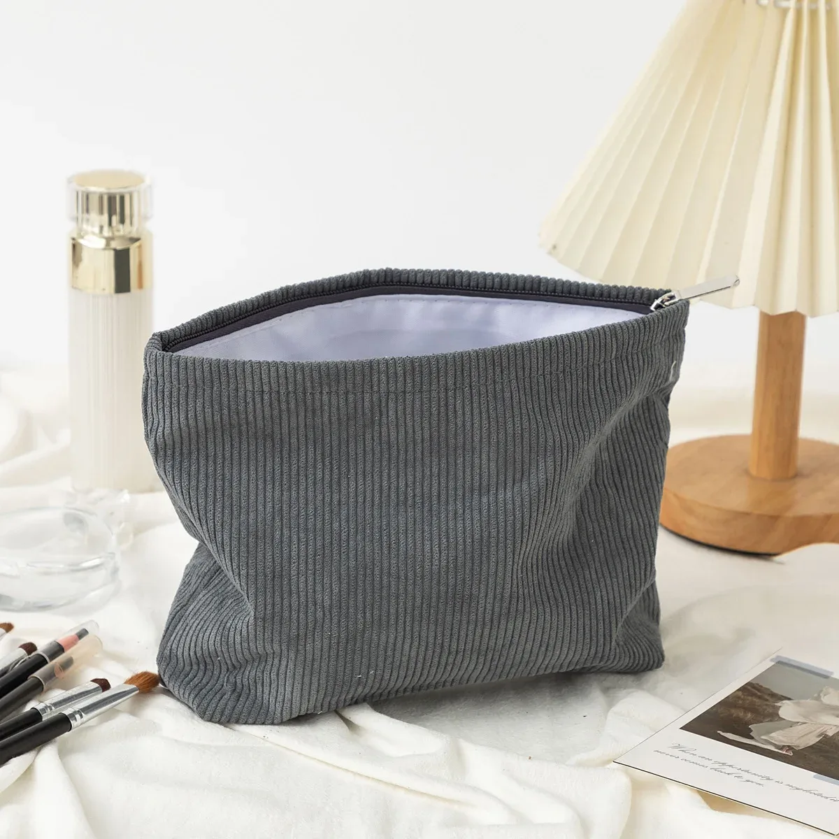 trousse de maquillage personnalisée en velours côtelé, cadeau pour demoiselle d'honneur, pochette de voyage pour les vacances, trousse de toilette personnalisée avec nom, trousse de toilette de voyage