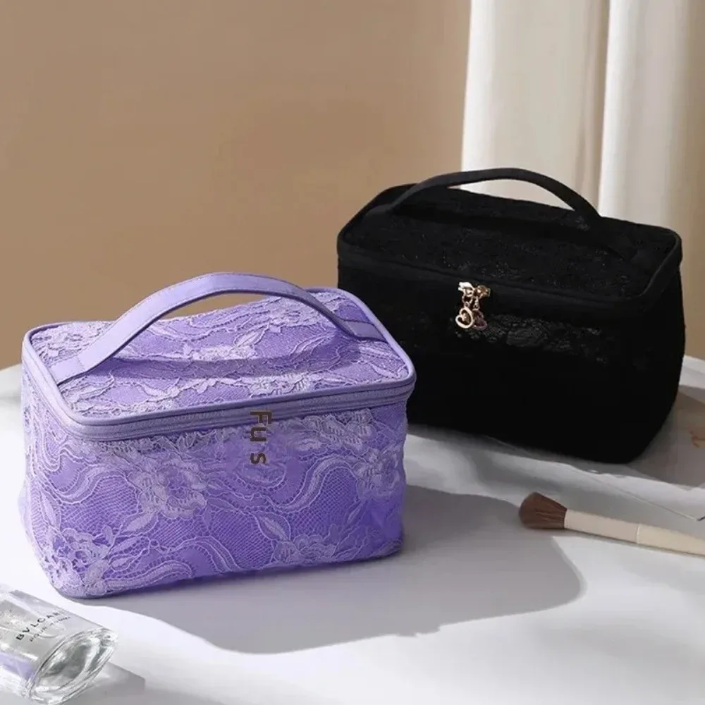 trousse de maquillage portable élégante, grande capacité, pochette de toilette de voyage en dentelle, motif floral avec poignée, sac de rangement de cosmétiques pour femmes
