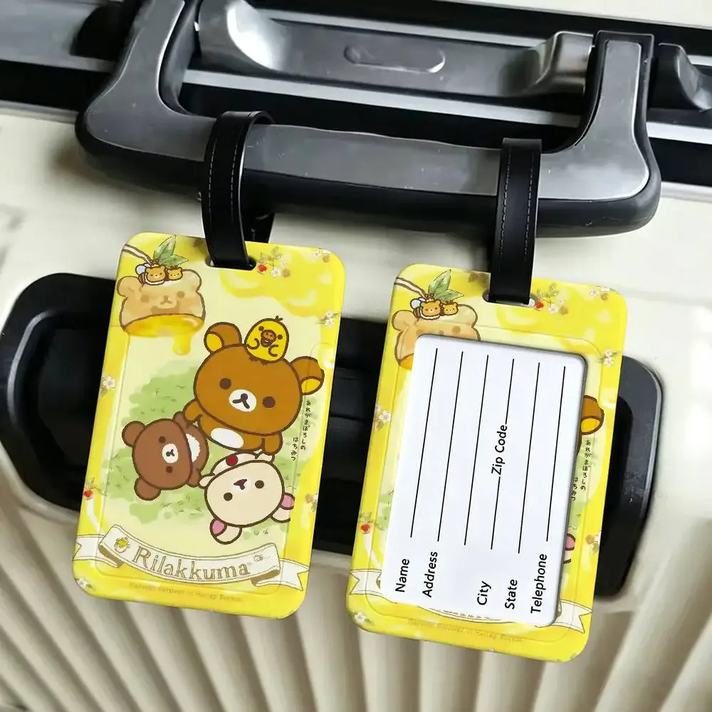 étiquette bagage plastique pvc motif rilakkuma couleurs roses rouges blanches voyage ecole pratique antiperte ceinture porté