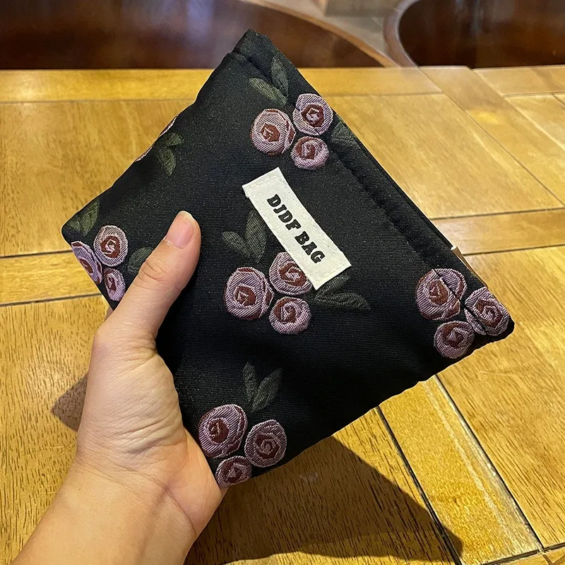 mini sac à cosmétiques portable rouge doux pour femme, petit sac de rangement pour serviettes hygiéniques, sac pour pièces de monnaie et clés, sac pour cartes bancaires portables